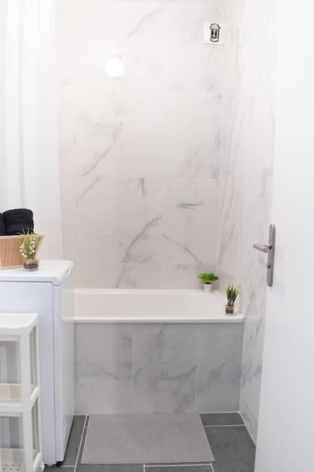 شقة Le Citadin-T1-28M2-Pte Paris M7 لو كرملين-بيستر المظهر الخارجي الصورة